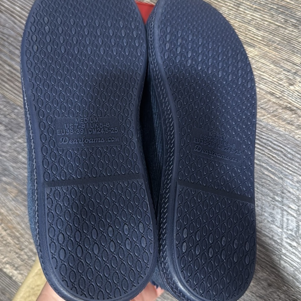 Gel infused memory foam knit slippers - Picture 9 of 9